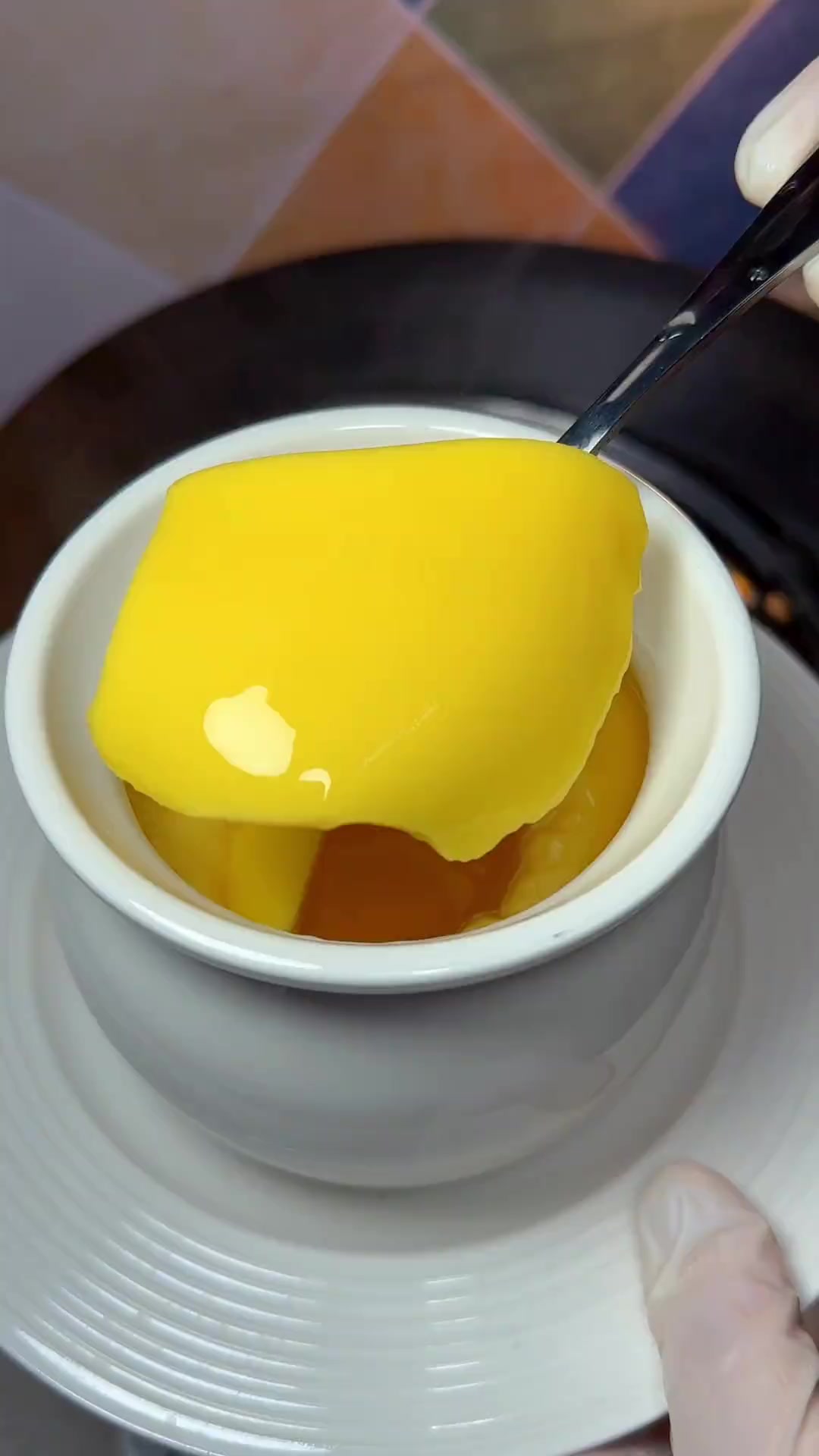 鸡蛋炖牛奶，女人小朋友最爱，比布丁还好吃