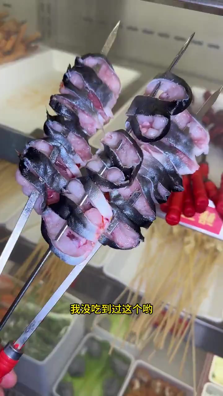 三亚有成都串串,菜品丰富又新鲜,已试过