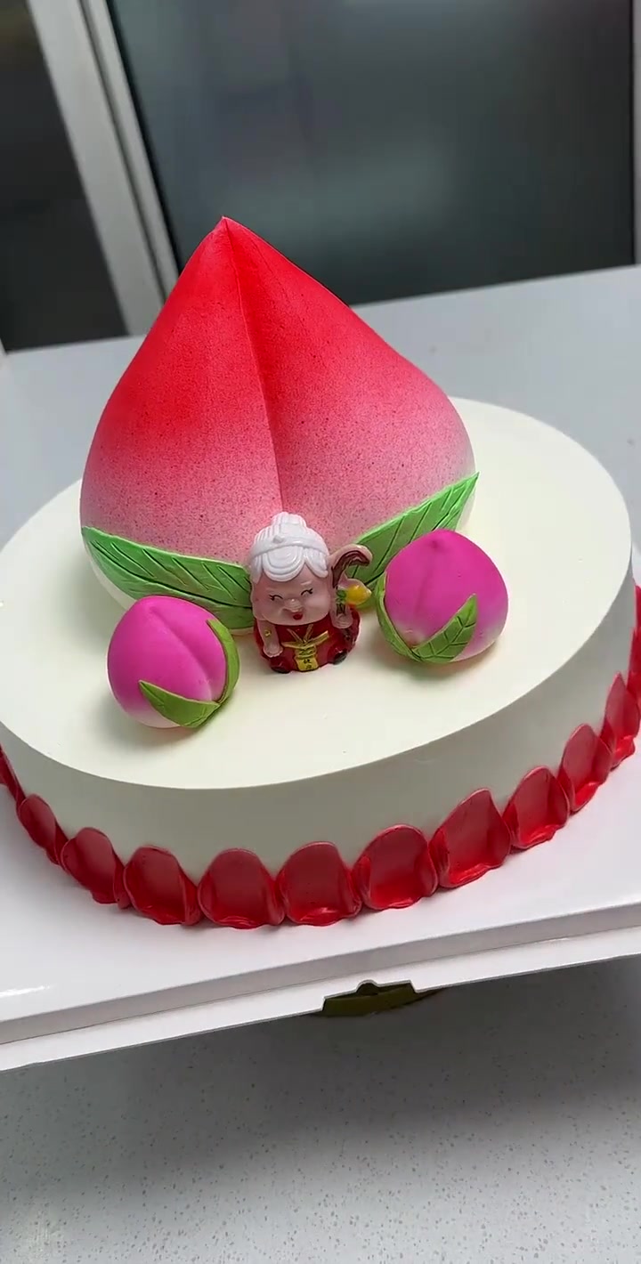 双层寿桃蛋糕制作教程
