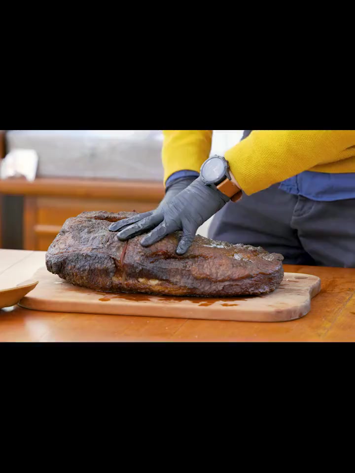 BBQ的终点,烤肉界的神迹,至少需要12小时的烟熏牛胸真有那么香?