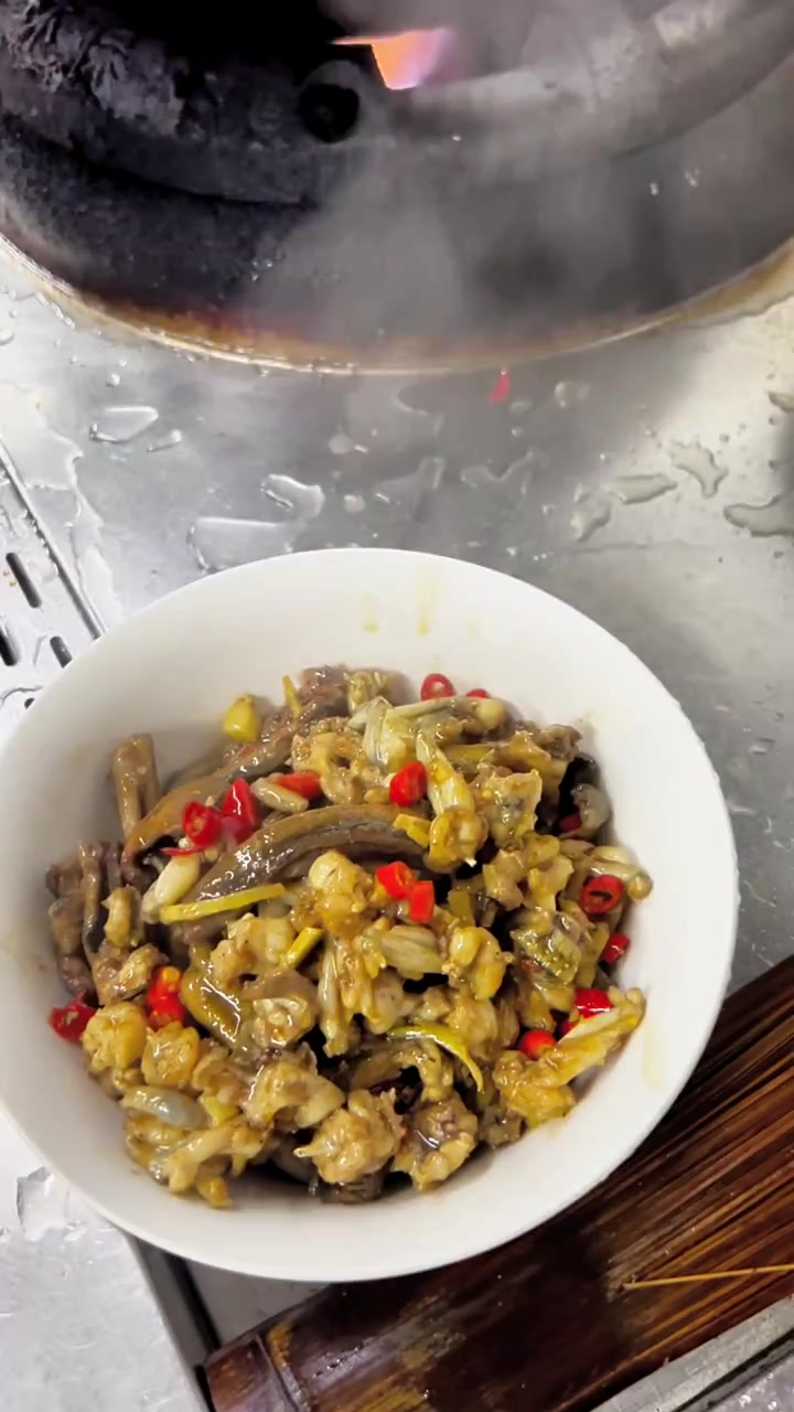 咸鱼炒麻花做法大揭秘味道究竟咋样?