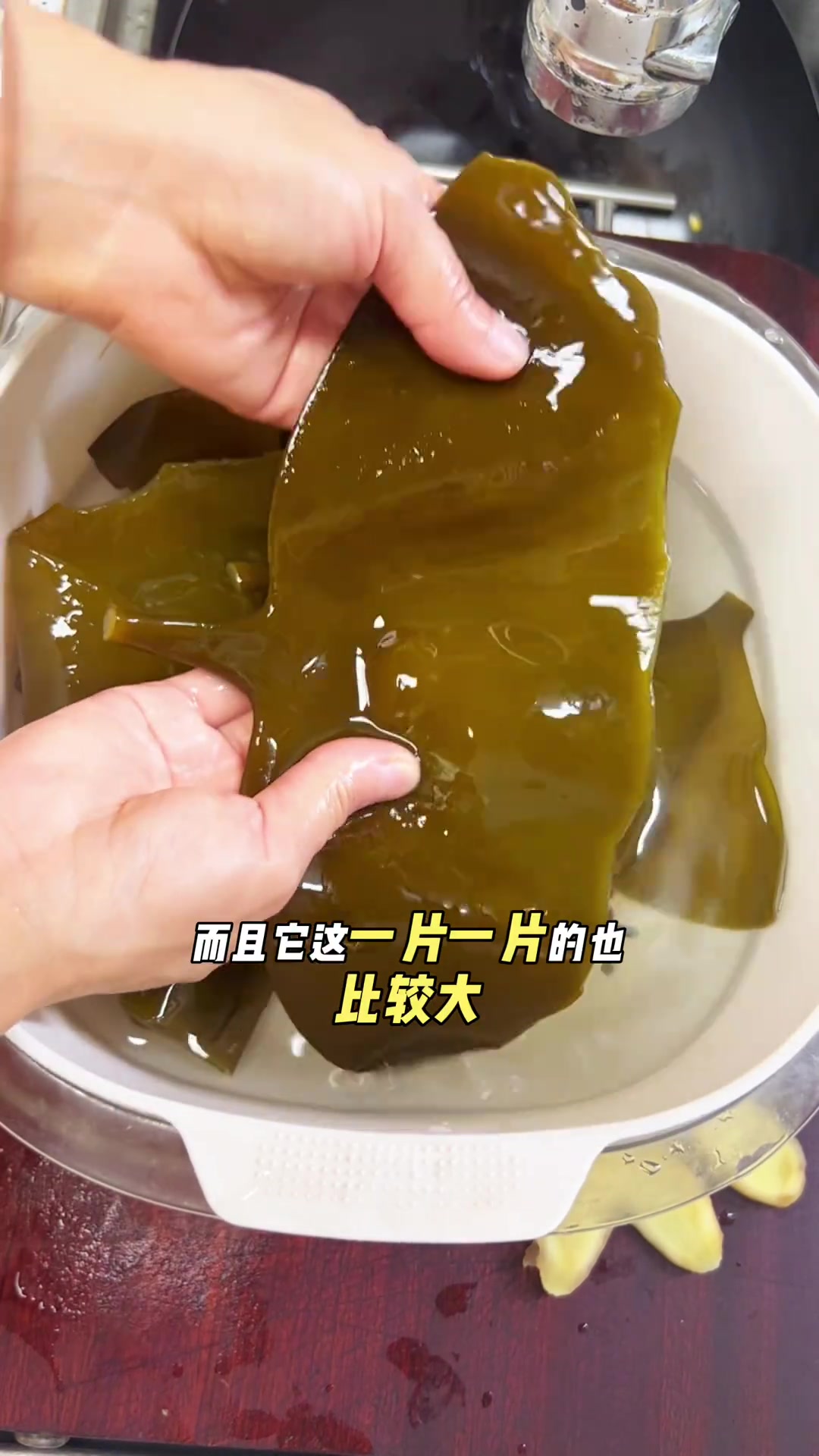 海带头炖排骨汤超鲜，鲜甜软糯不腻，推荐给姐妹