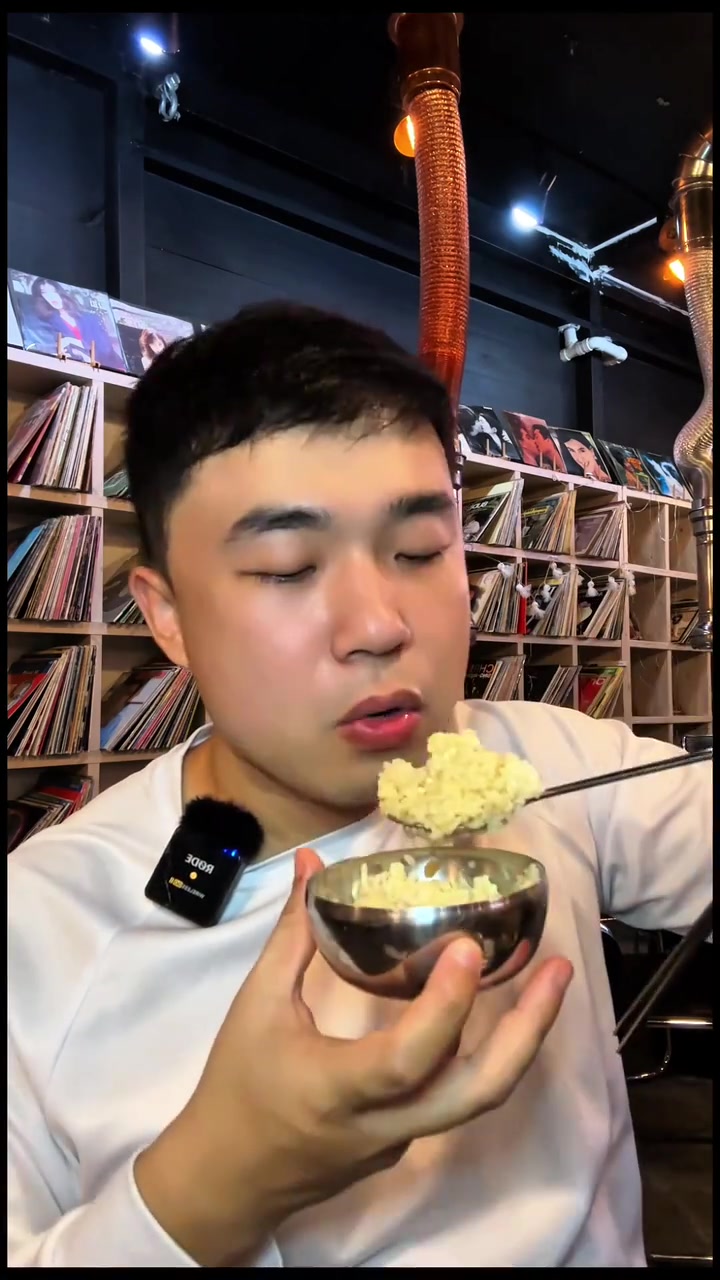 韩国吃烤牛肉超便宜菜品丰富味道赞