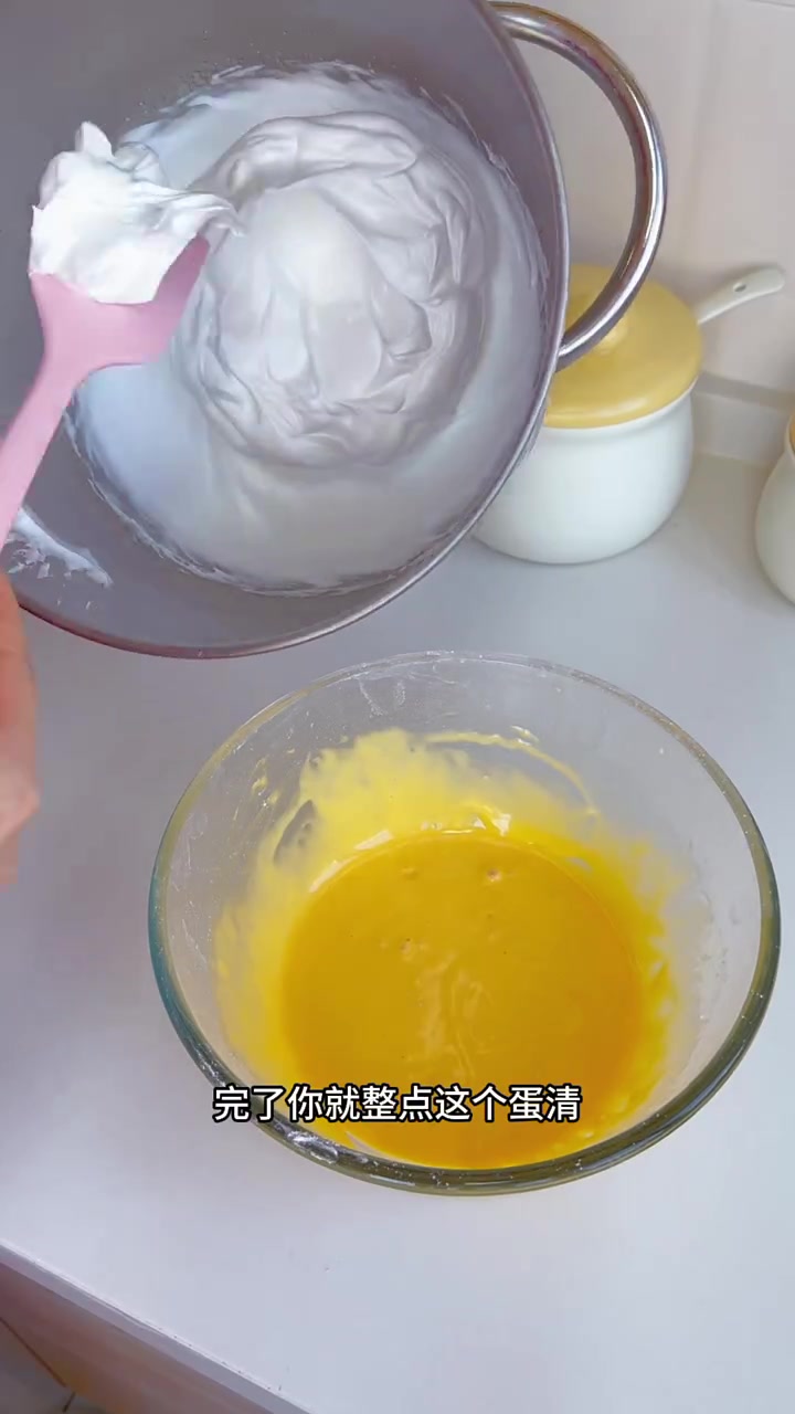 自制洋气戚风蛋糕全过程，超详细教程来啦！
