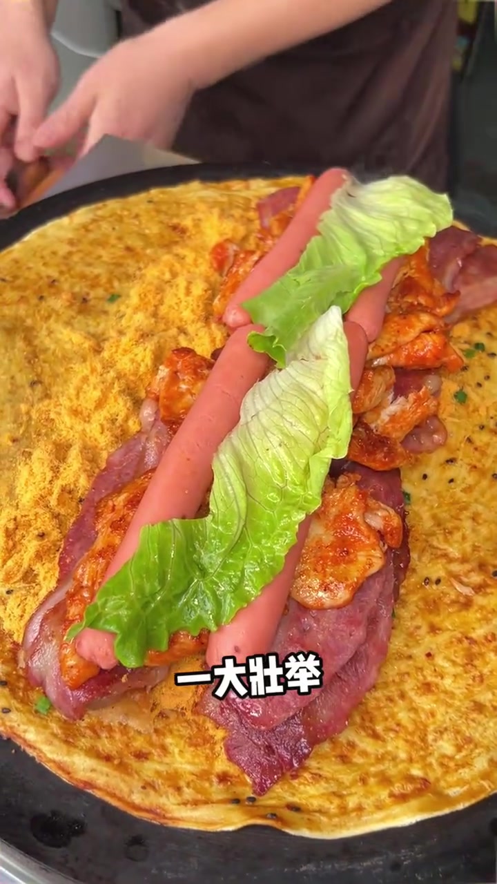 100块的煎饼果子，瞧老板咋做！