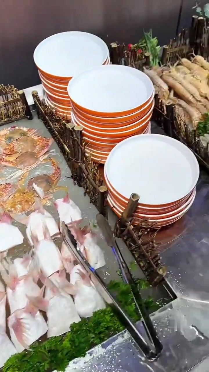 一人食,菜、火锅、海鲜、三文鱼等统统不限量