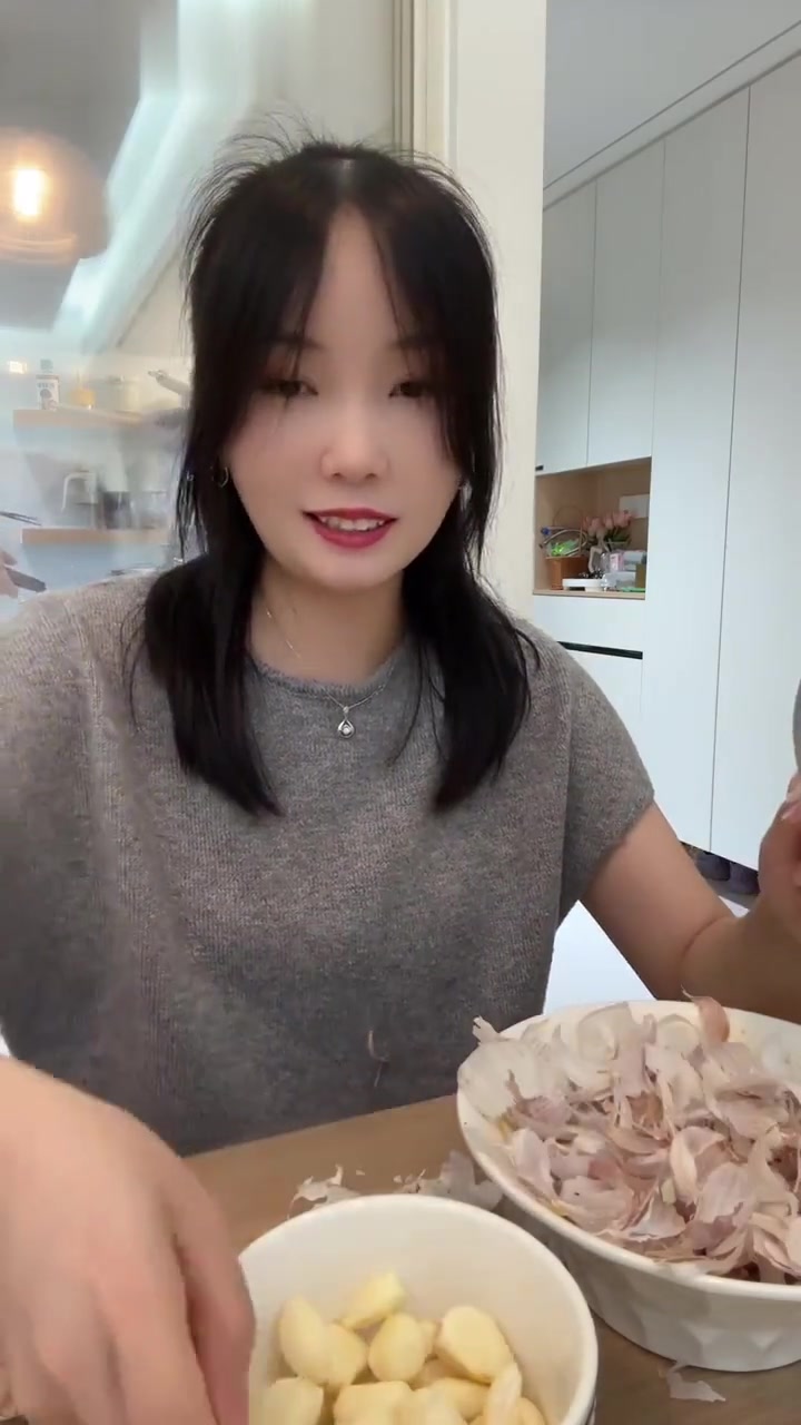 老公与朋友聚餐，烧了几道拿手菜