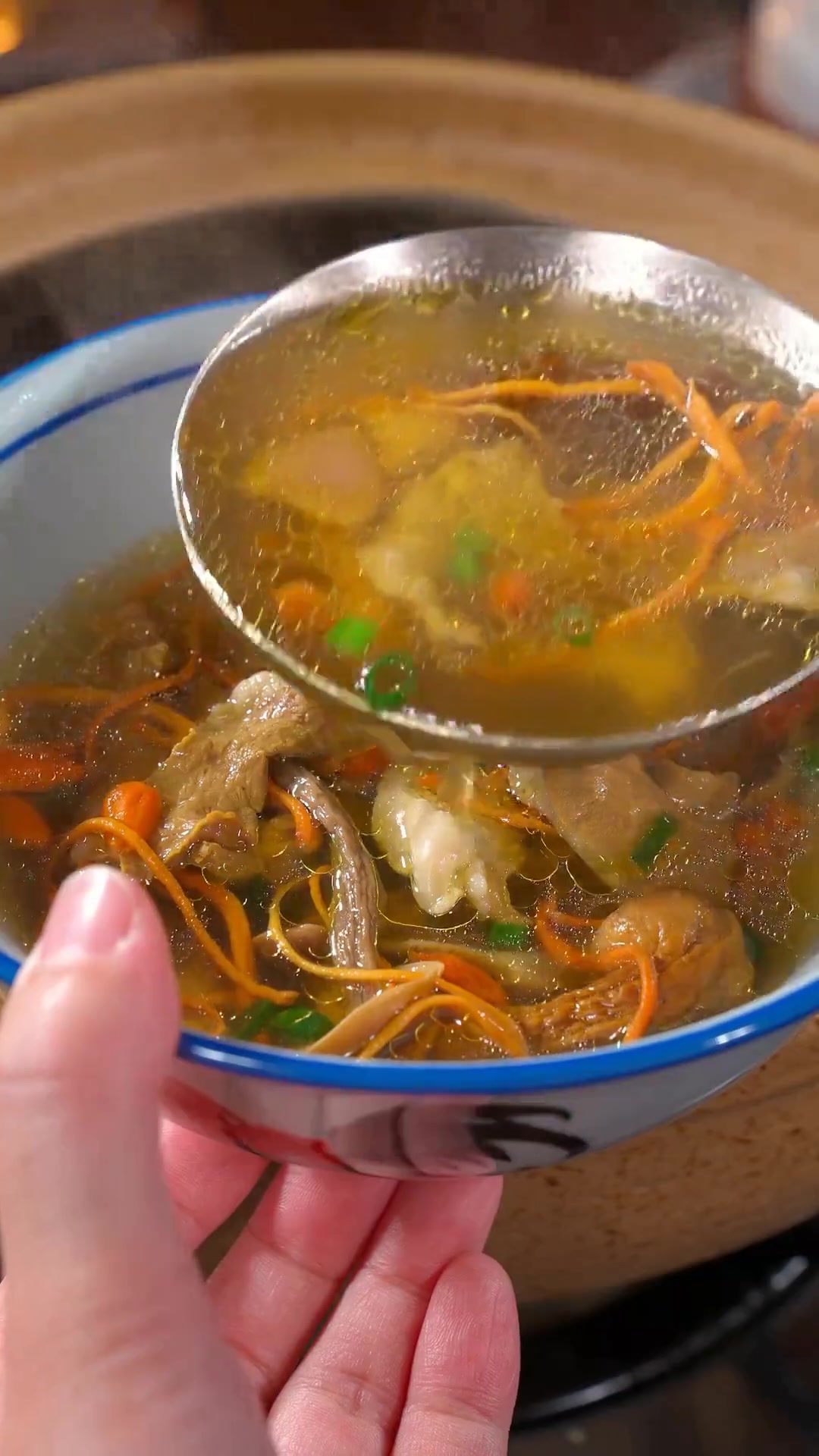 我们可以多煲这个猪心汤给家人喝，而且做法简