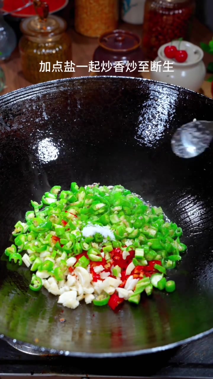 外婆菜炒鸡蛋,做法简单超下饭