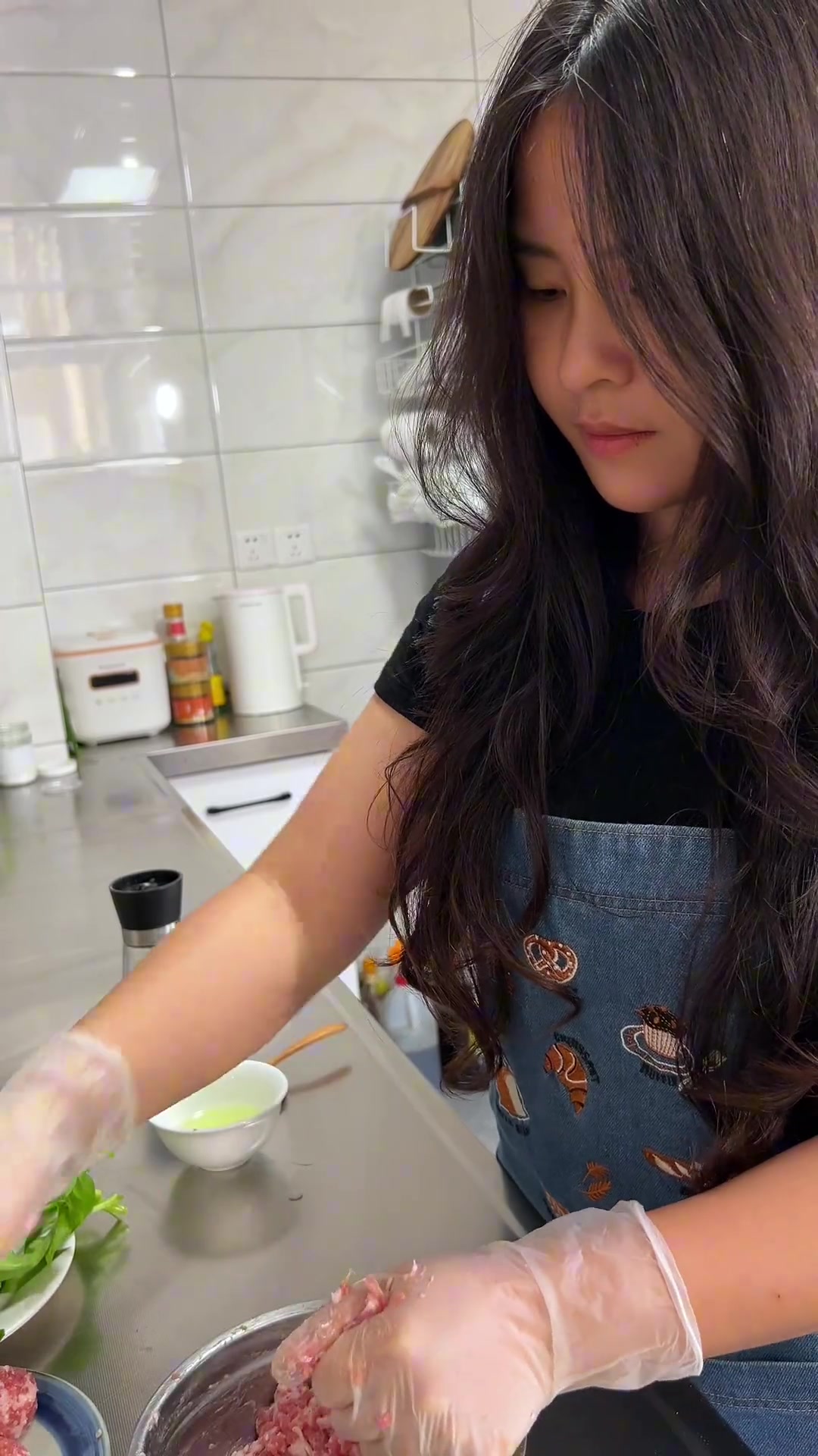 来贵州必吃美食,美滋滋的酸汤砂锅粉少不了