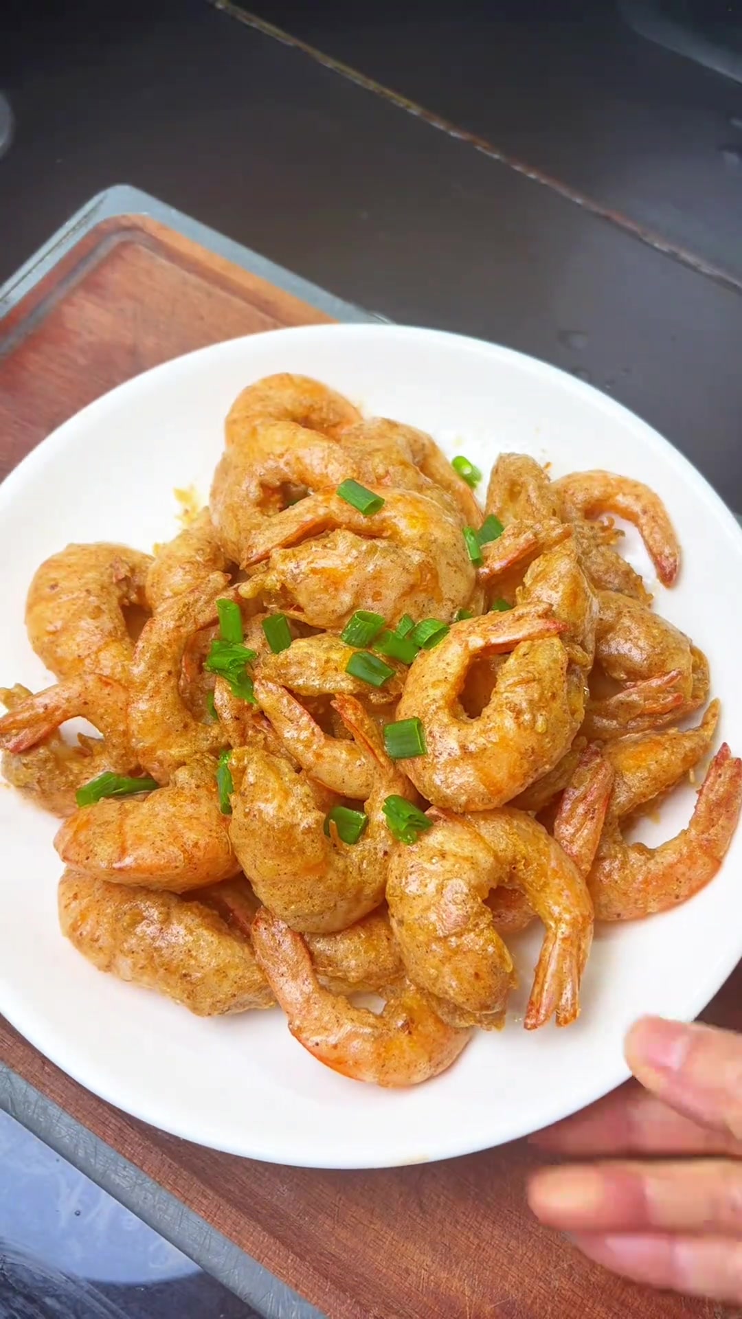 今日做咸蛋黄炒虾,大人小孩皆爱,简单易做