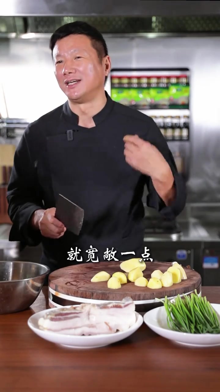 香土豆，小时候经常吃的一道菜，做起来简单，味道却不一般～