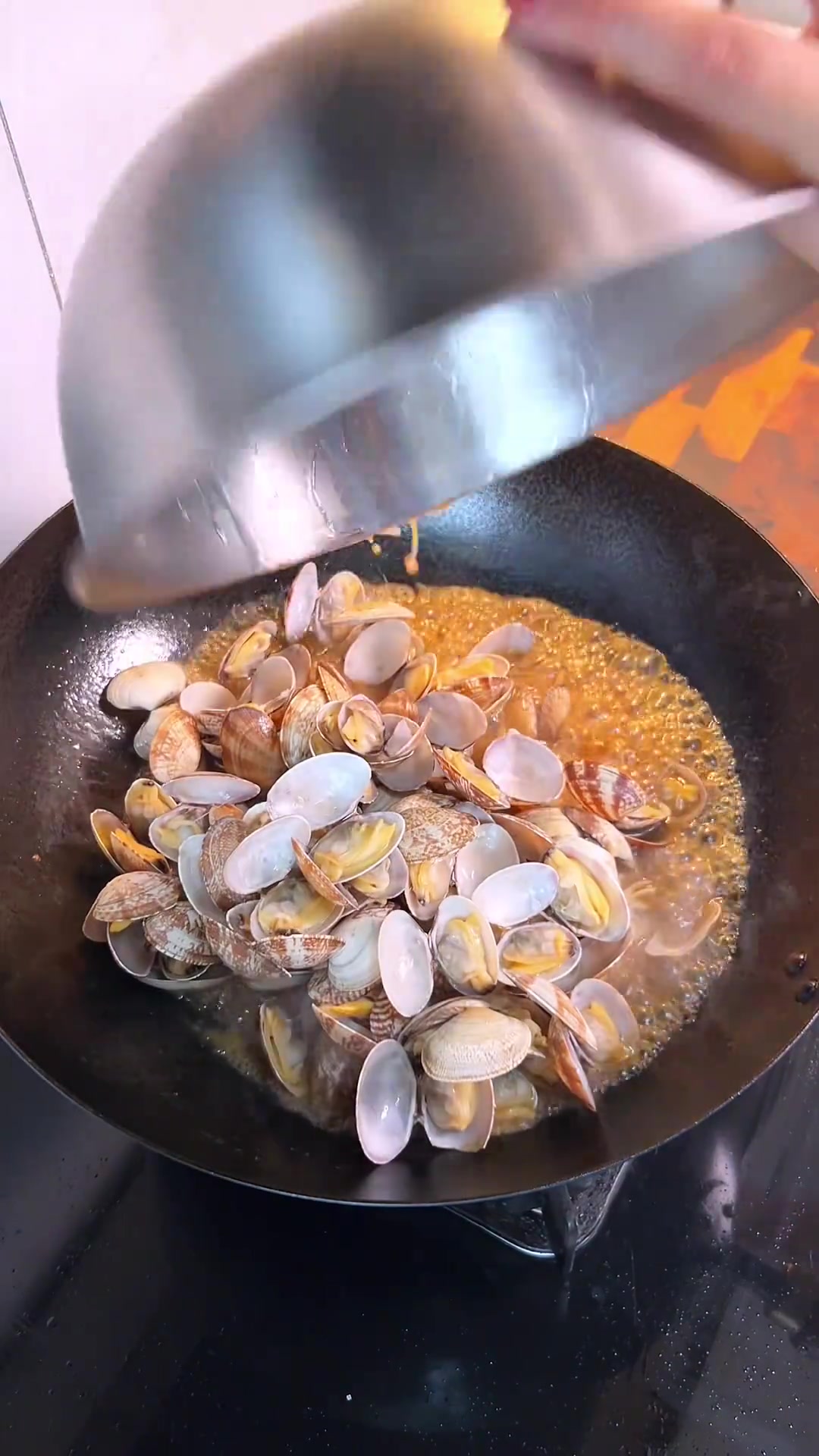 爆炒花甲，鲜嫩入味