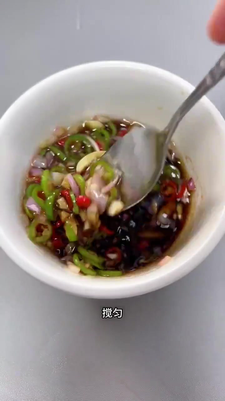 减脂党必看！低卡生菜牛肉拌饭，好吃不胖！