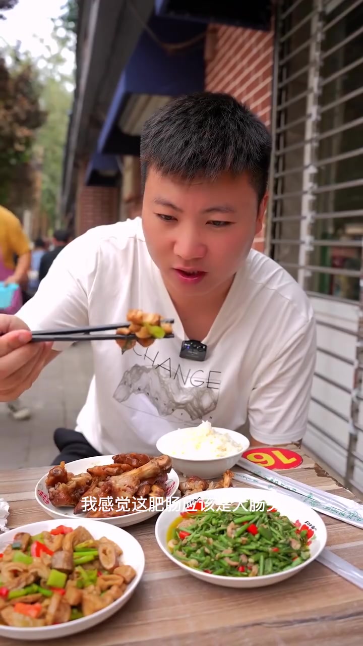 河北家常菜馆老板是东北人,菜品混搭特色足