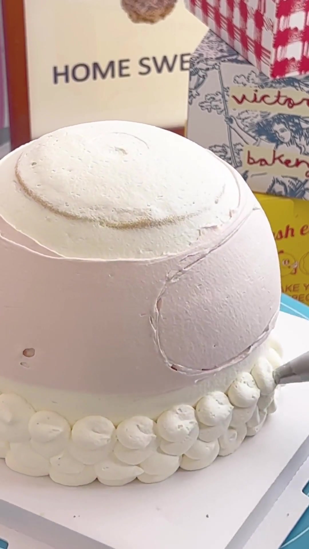 沉浸式做蛋糕/外表可爱内心丰富的咩咩羊～