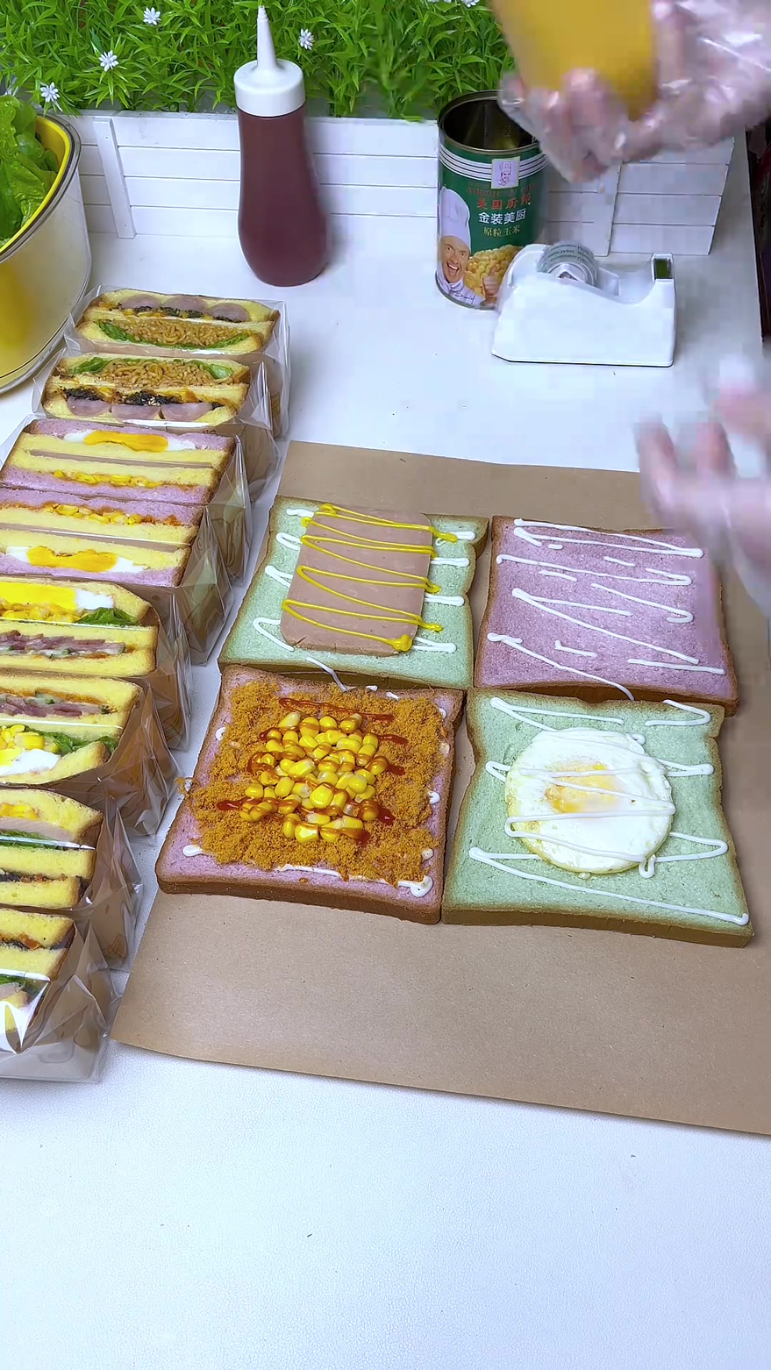 100款不重样三明治之玉米肉松火腿鸡蛋三明治