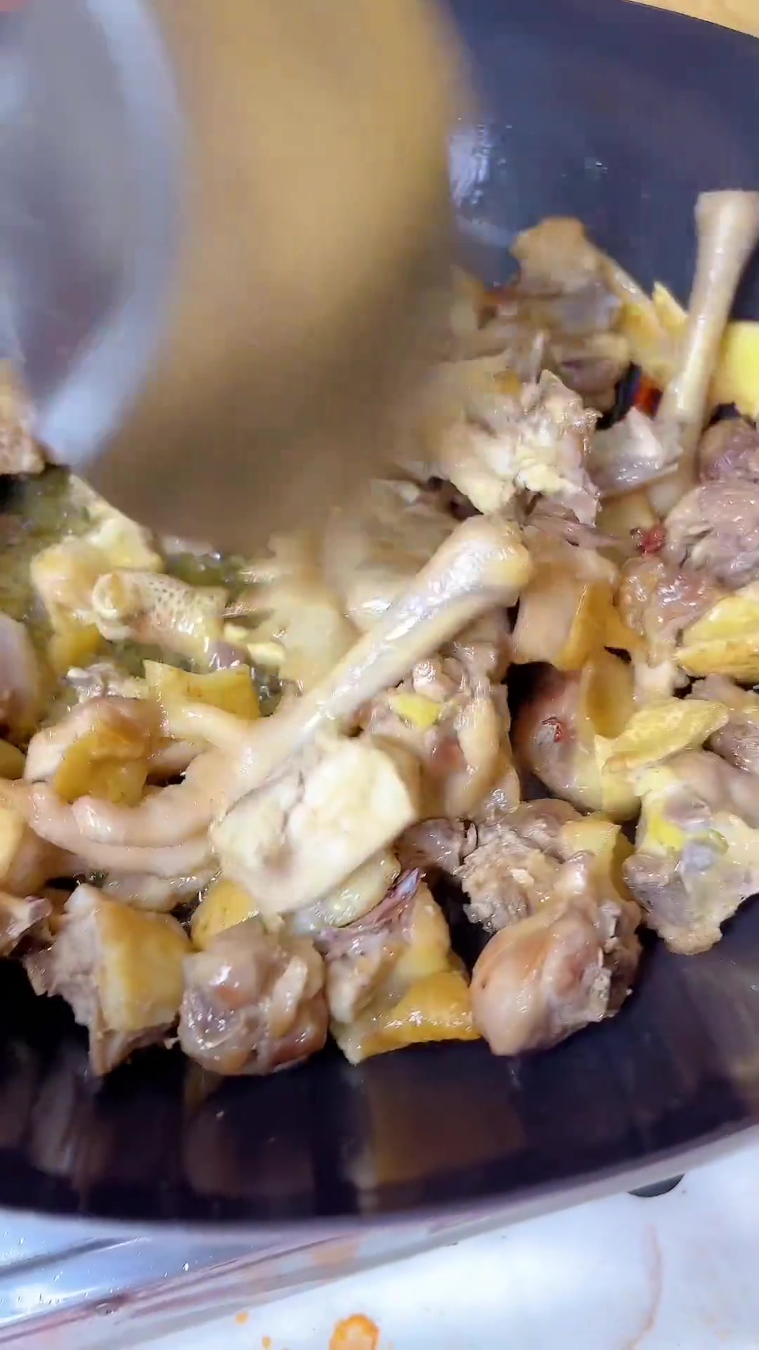 超香小鸡炖蘑菇教程，鲜香美味做法大公开