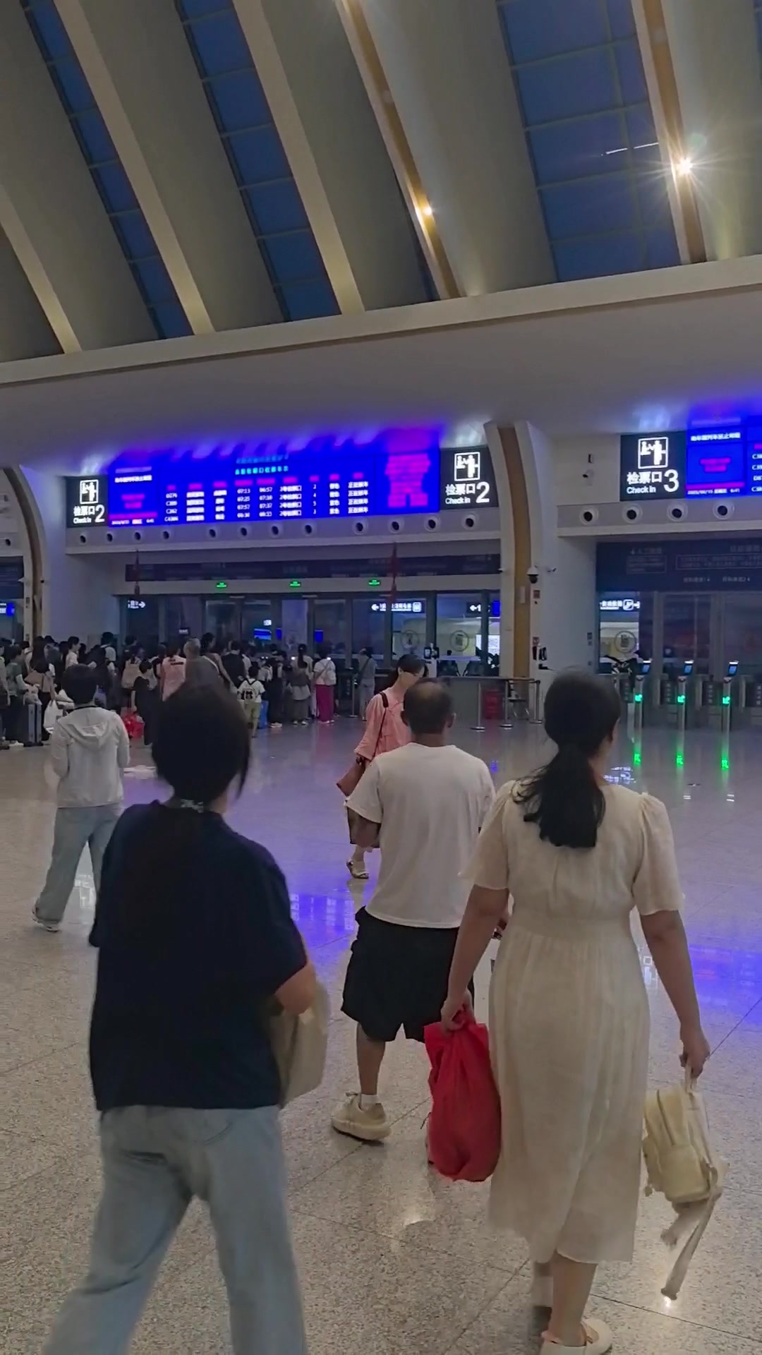 刑辩律师的日常之清晨匆赶路