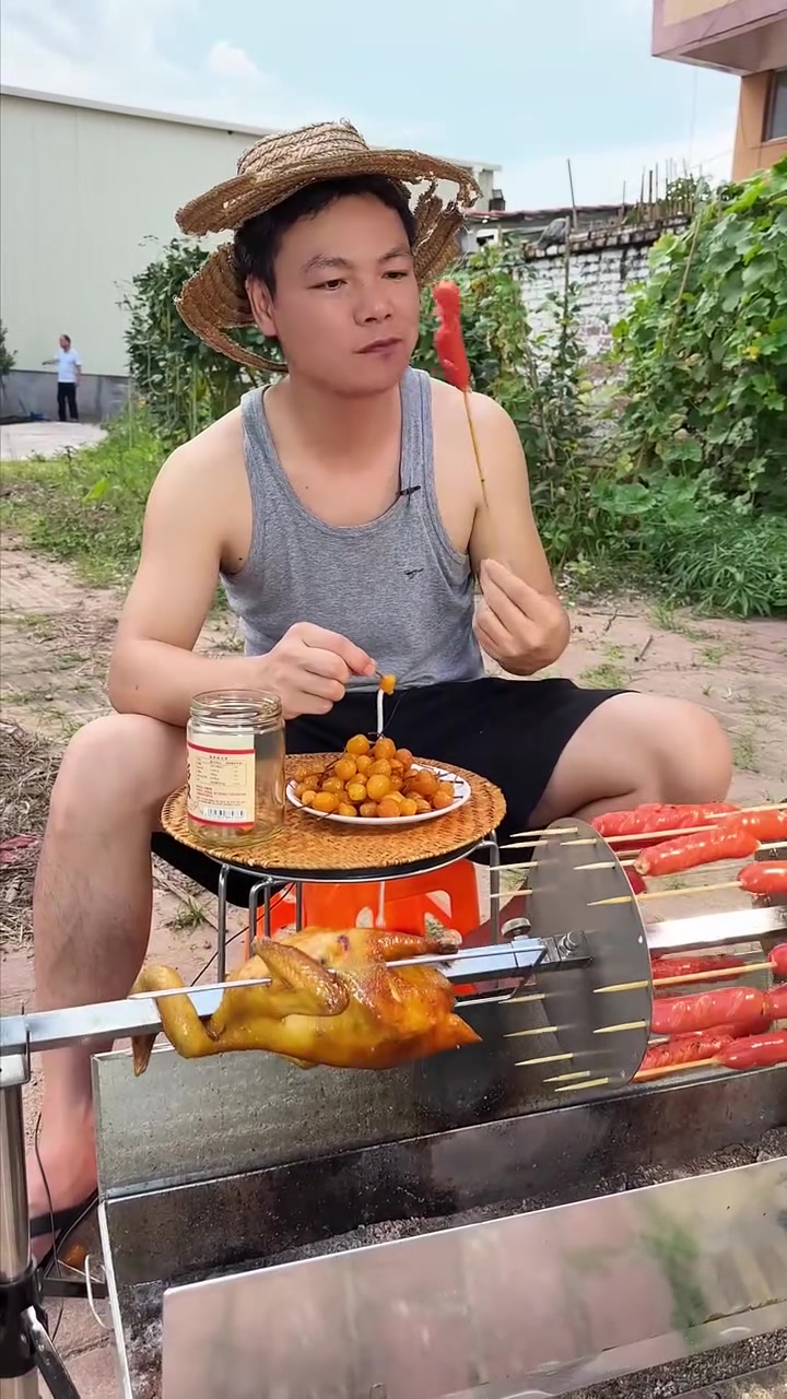 火腿肠配泡椒超香牛肉包泡椒烤着吃超绝