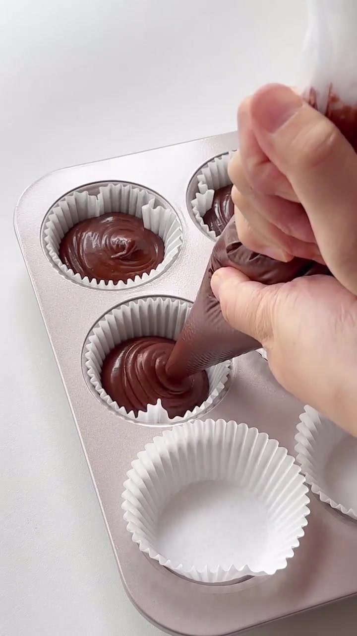 超浓郁巧克力玛芬蛋糕，小白一次成功