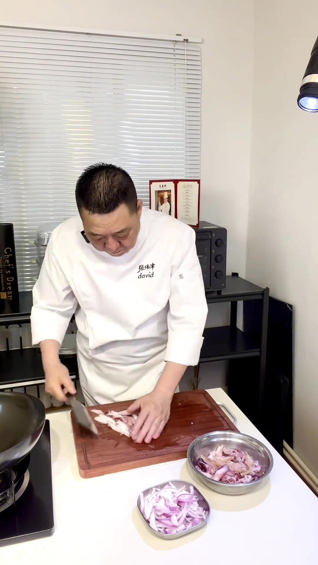 超简单!烧烤酱炒鱿鱼头做法大揭秘