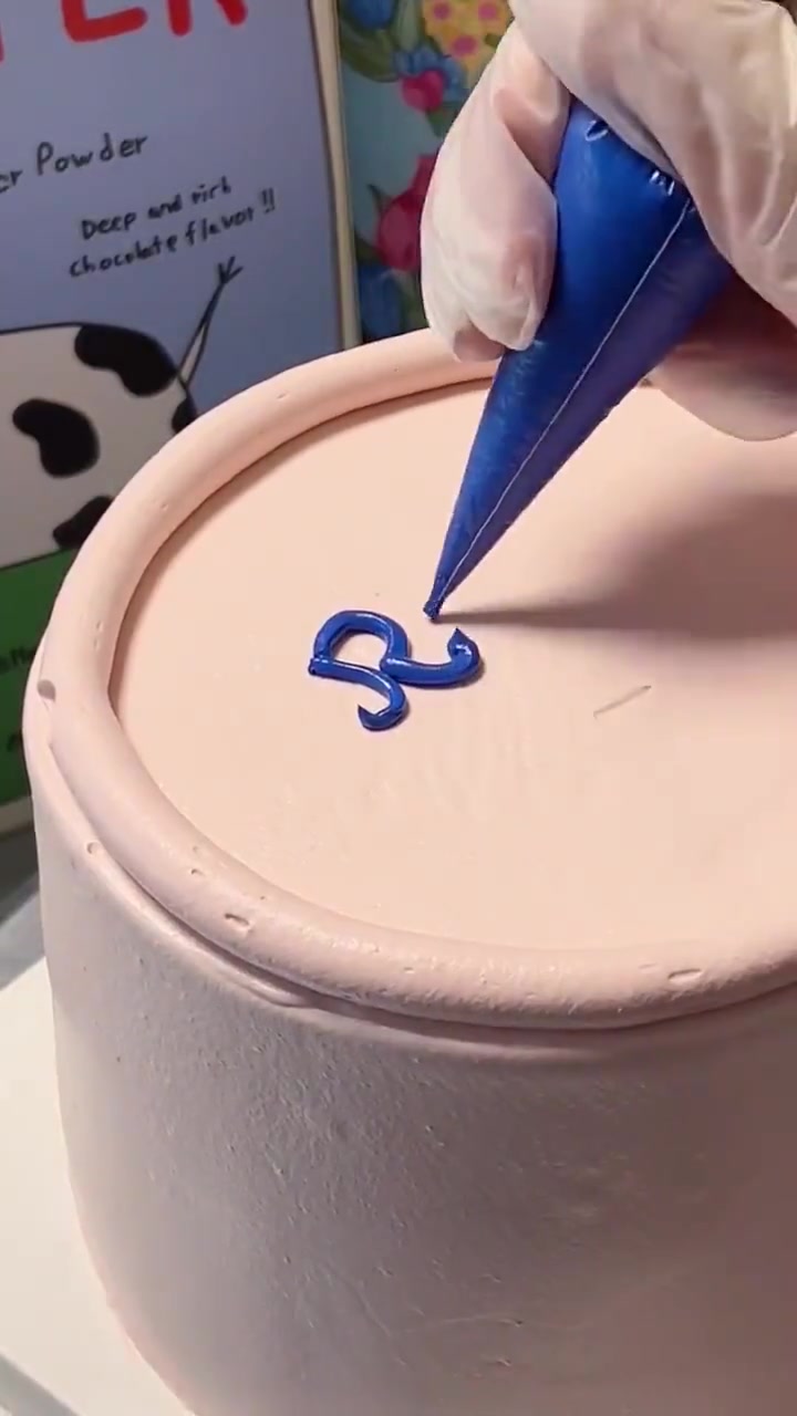 沉浸式做蛋糕，红贝贝专辑蛋糕来咯