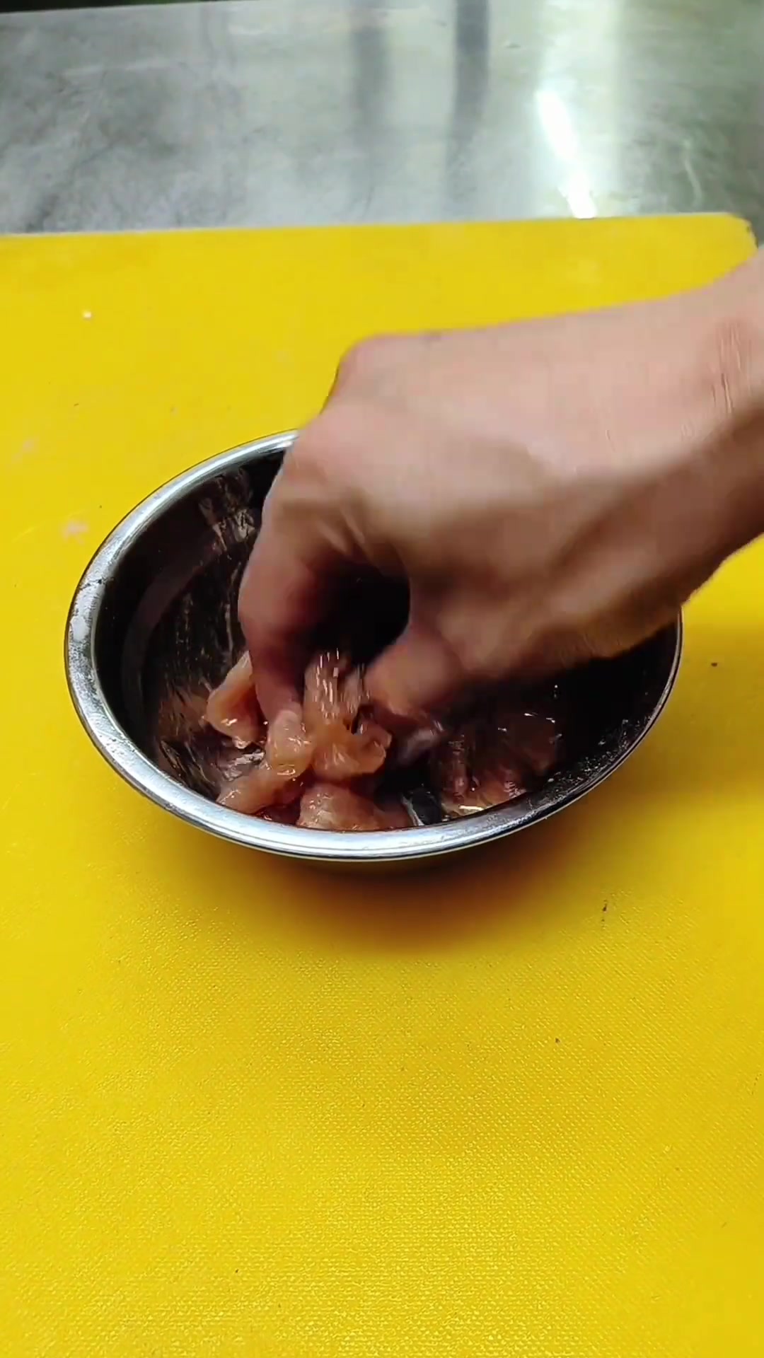 海兔肉片烧美豆做法,简单好吃还超下饭!