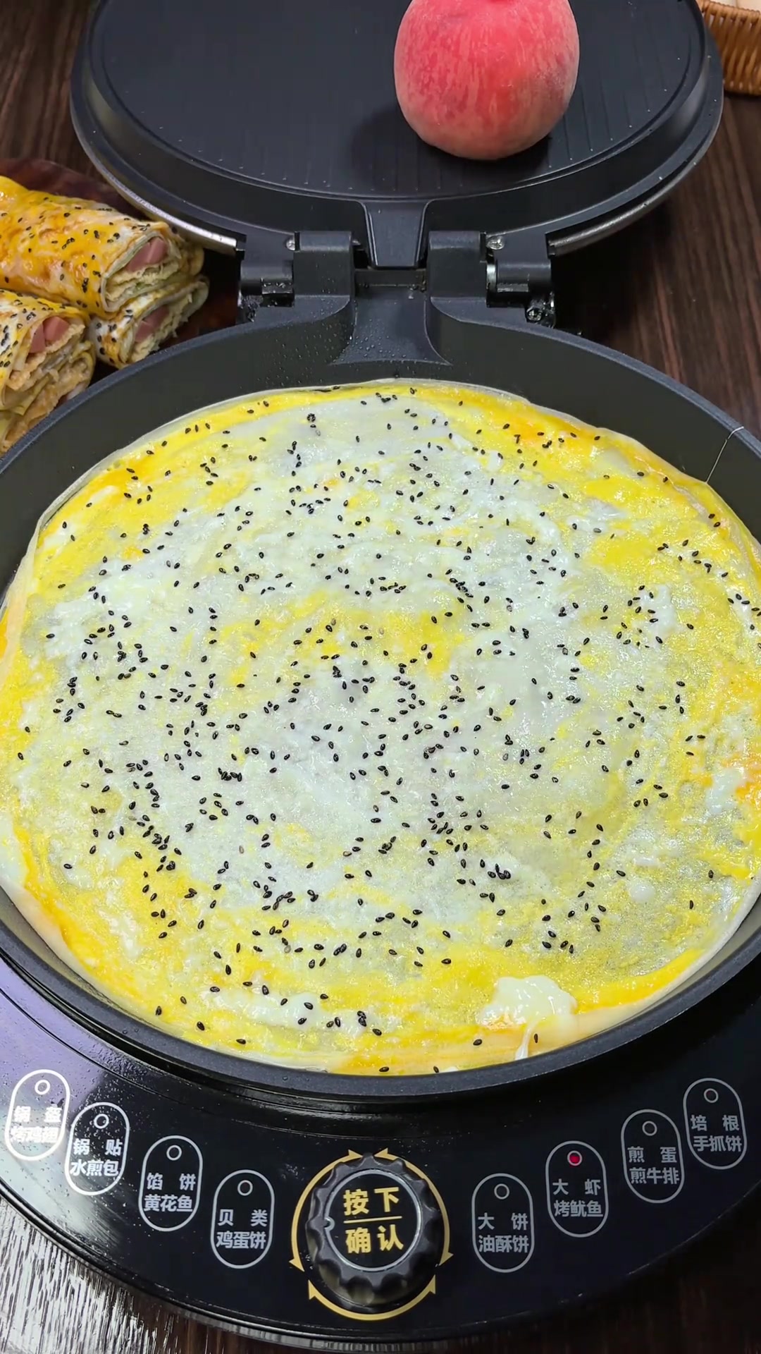 学会出摊酱香鸡蛋饼,100克面粉做3张早餐
