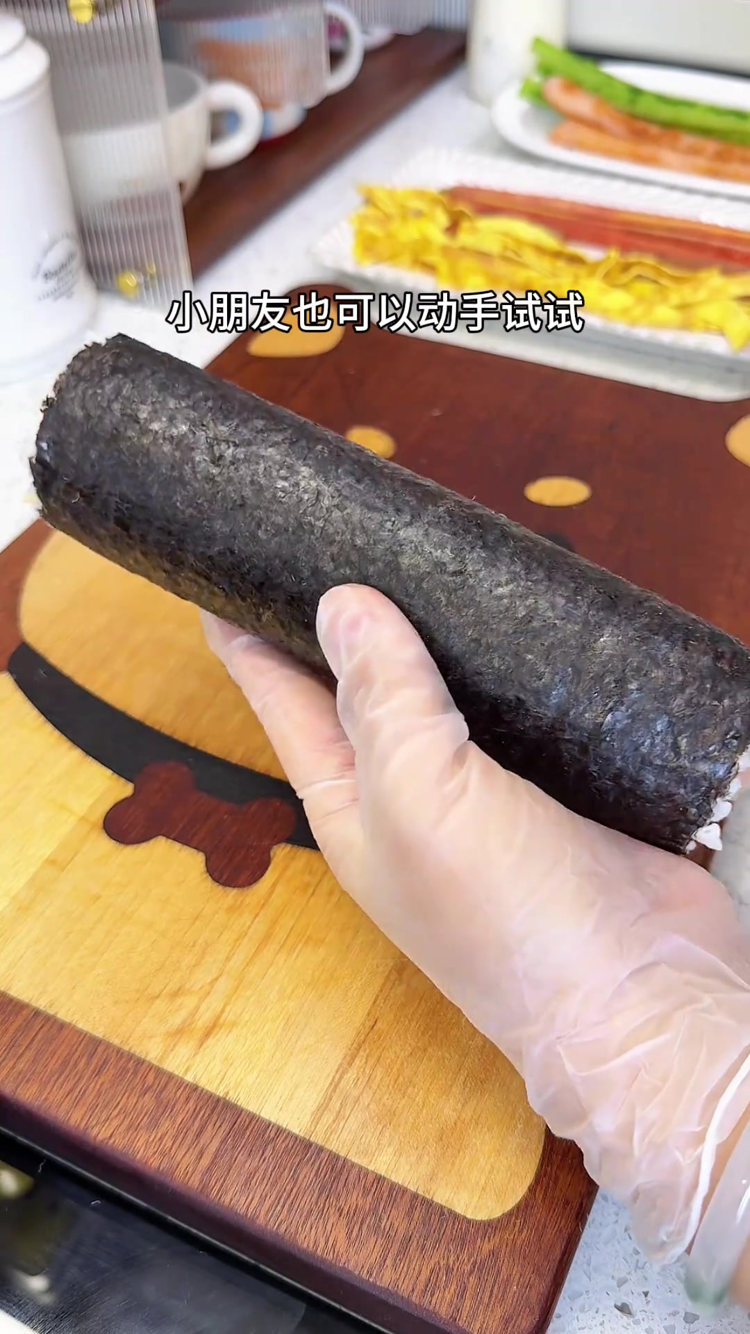 孩子想吃寿司,妈妈在家自制,简单美味又干净