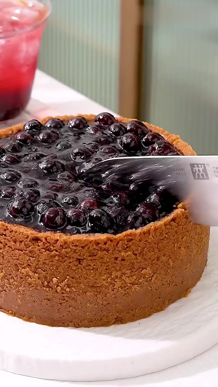 蓝莓瀑布重芝士蛋糕,堪称芝士蛋糕天花板!