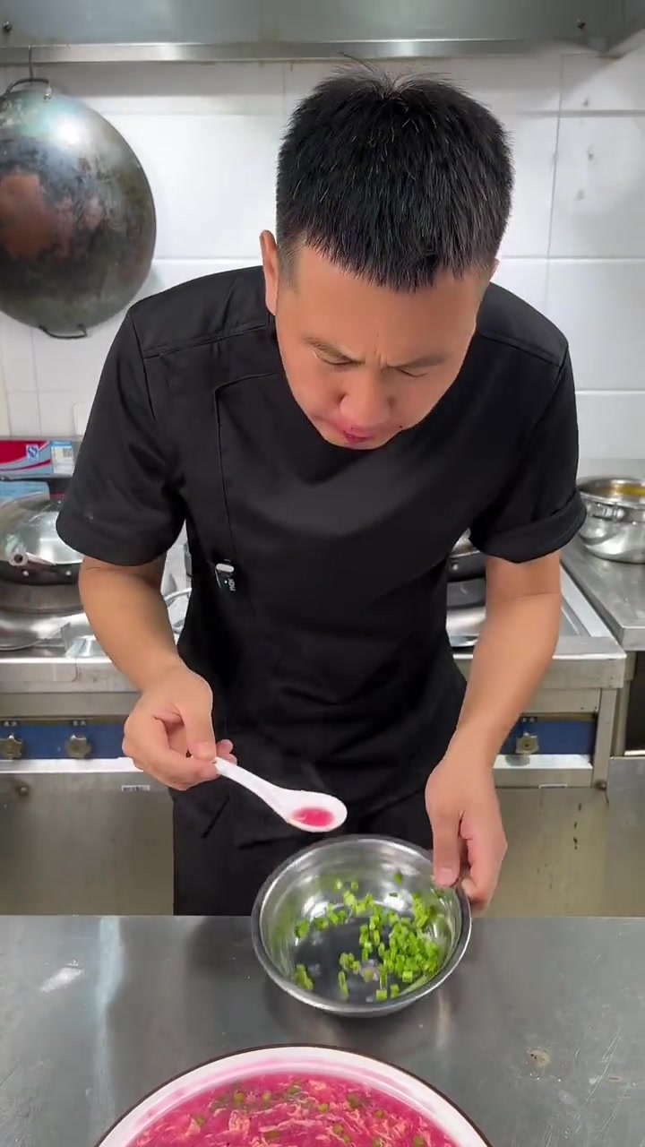 好吃又好看的火龙果疙瘩汤,你学会了吗?