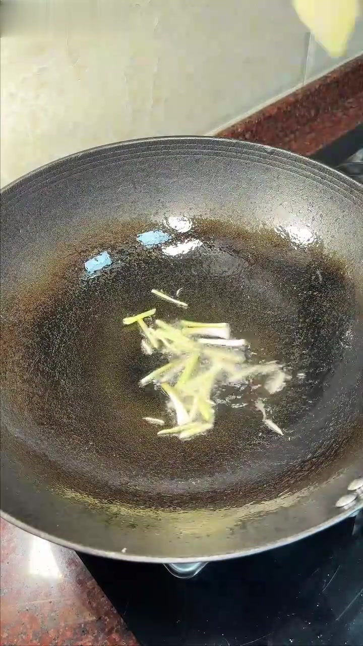 潮汕家常菜榨菜炒牛肉,鲜辣嫩滑超下饭