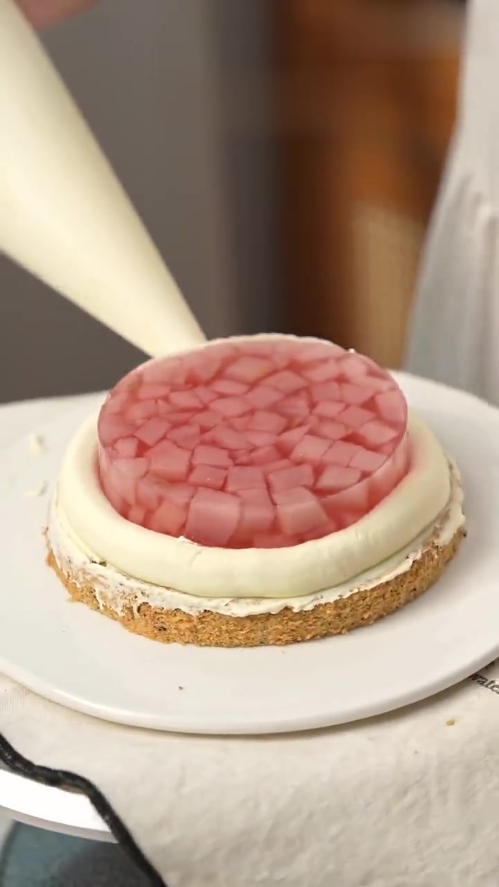 伯爵蜜桃蛋糕——美味夏日甜品