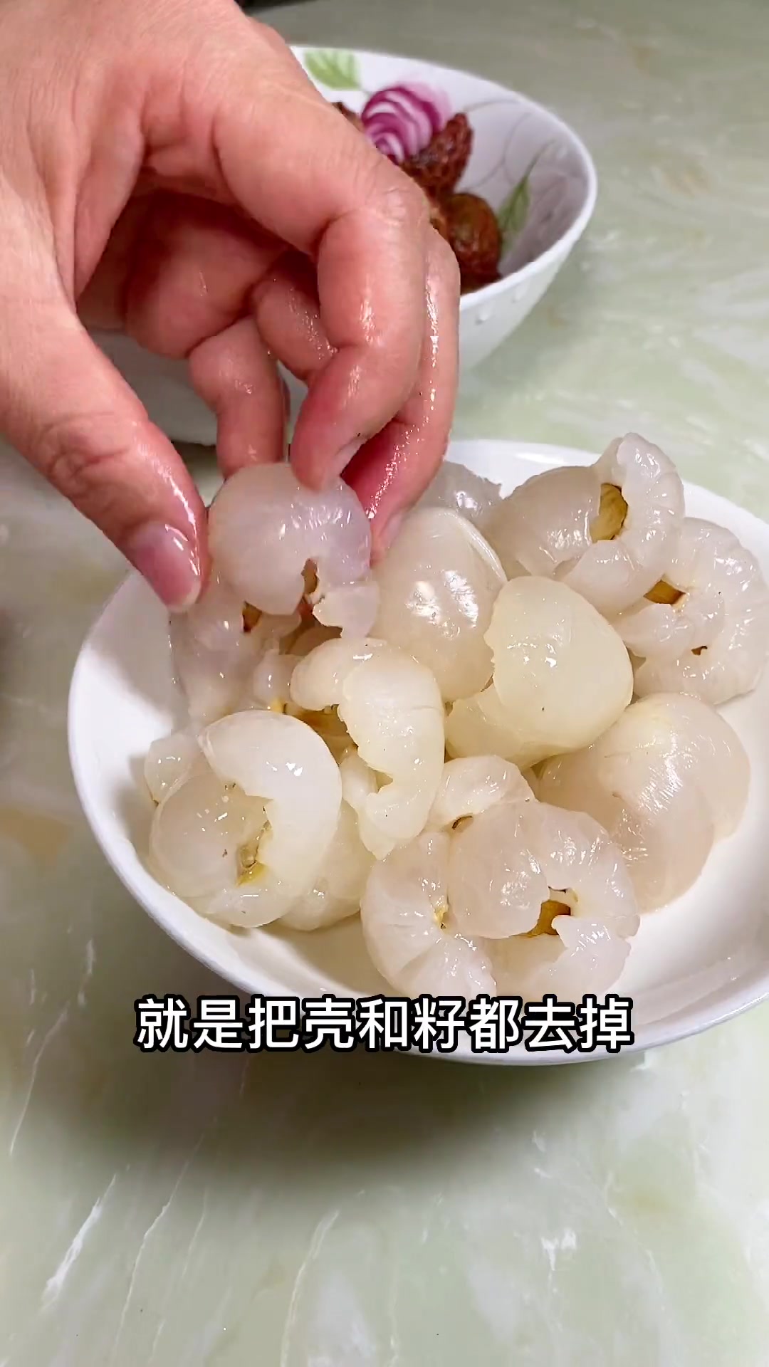 首次用新鲜荔枝炖汤,清甜似椰子鸡汤