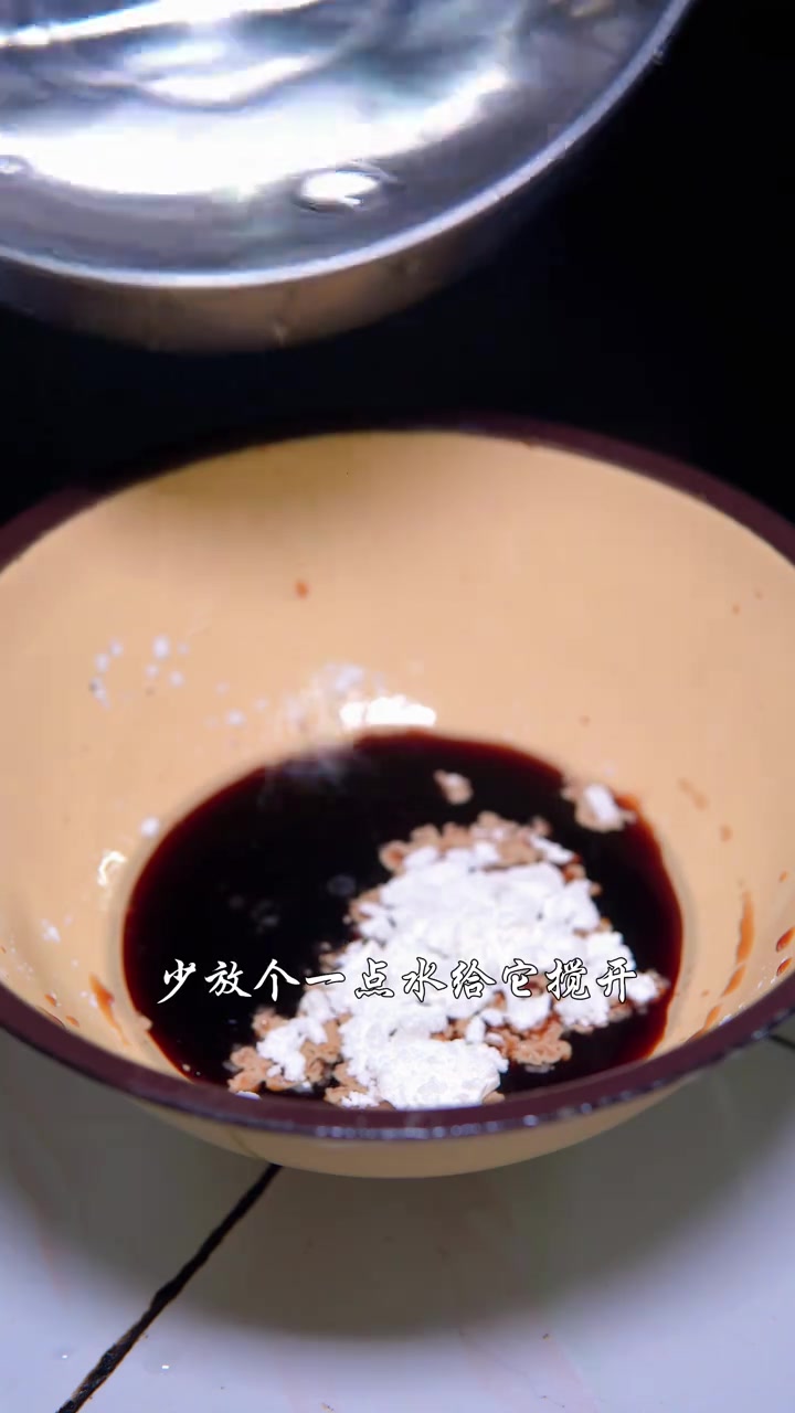 家常菜鱼香肉丝，做法简单还好吃，酸甜口味配上白米饭，开胃又下饭