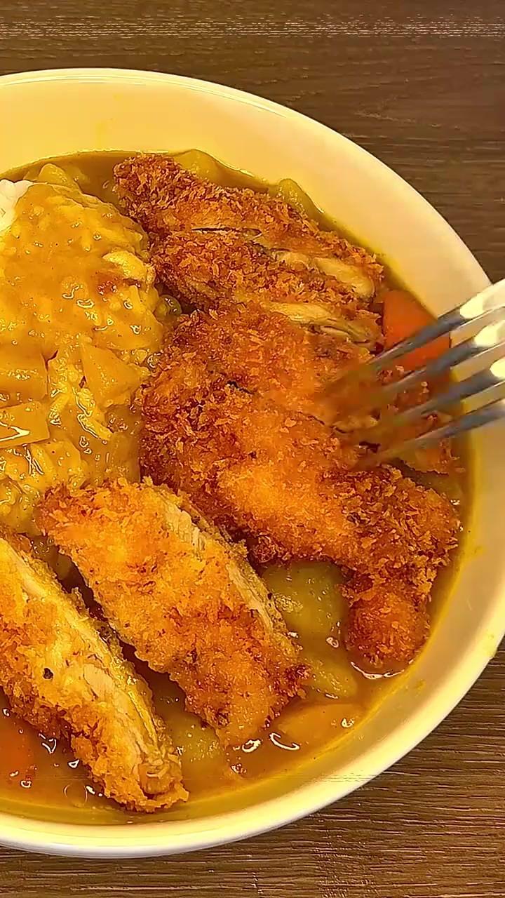 咖喱炸鸡排盖饭,酥脆浓郁超好吃