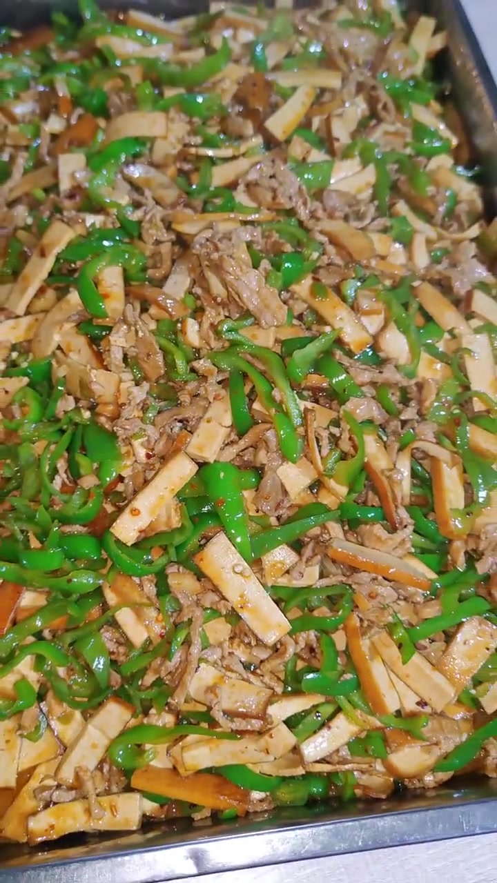 炒豆干青椒炒肉和土豆丝的简单调味与做法