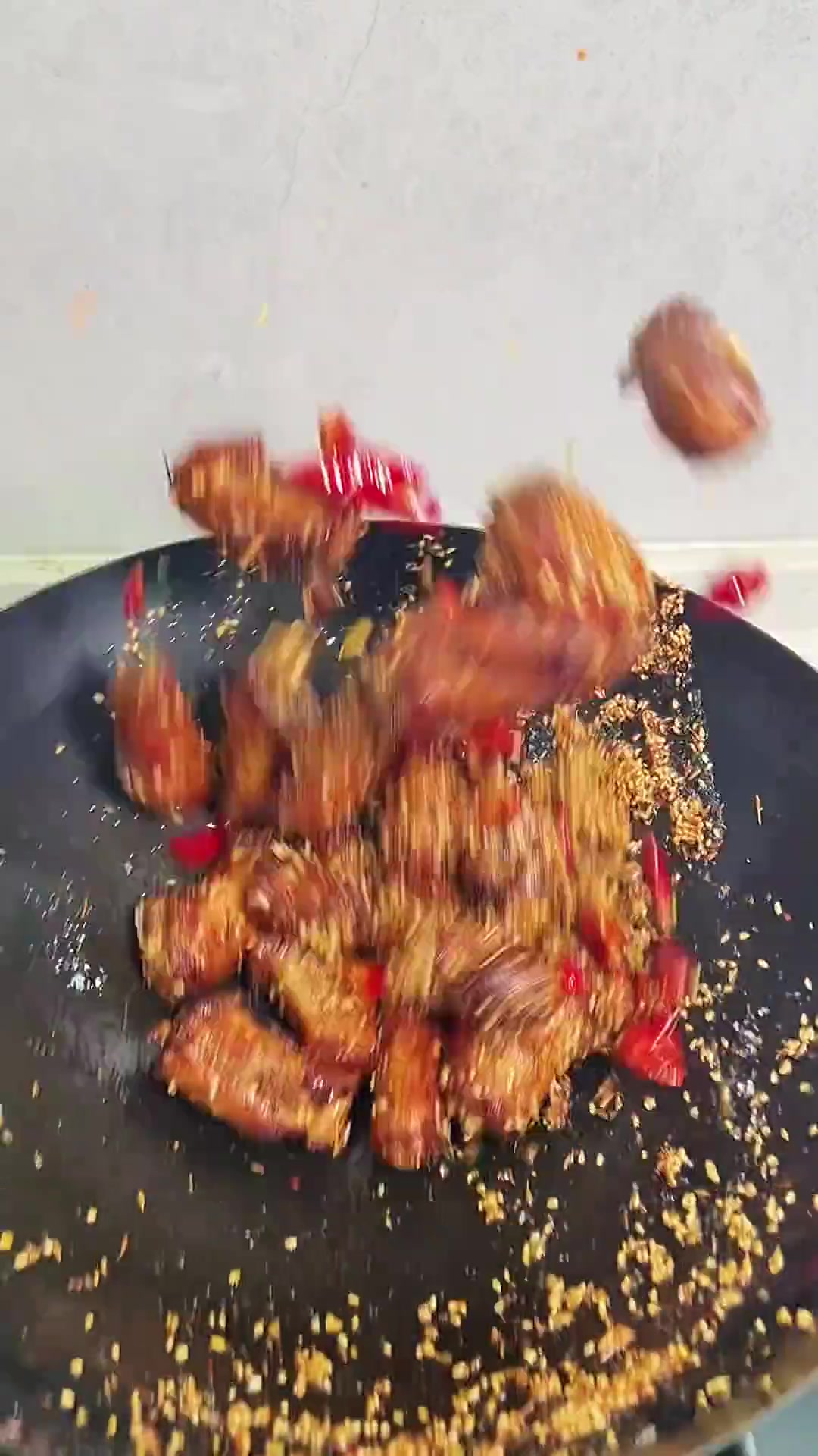 女友上班嘴馋?亲手做麻辣鸭脖,爱意满满引羡慕!