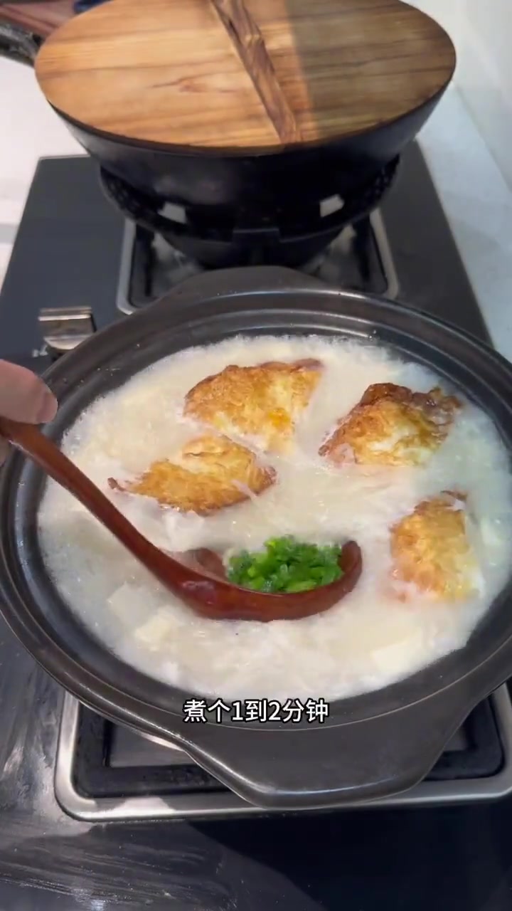 家有孩子必试,鲫鱼豆腐萝卜丝汤,超鲜美!