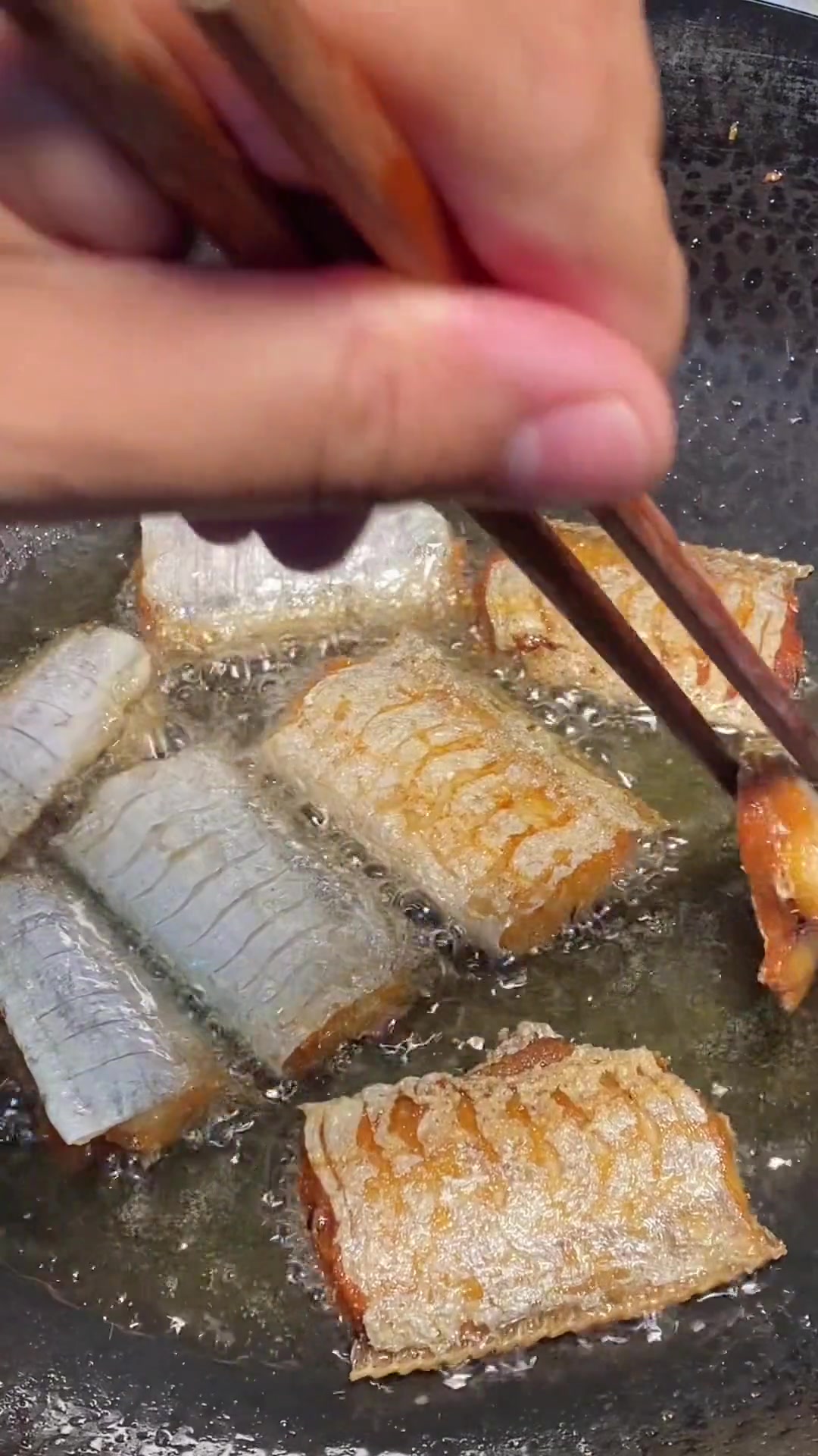 东北特色红烧带鱼做法,简单又好吃快来试试