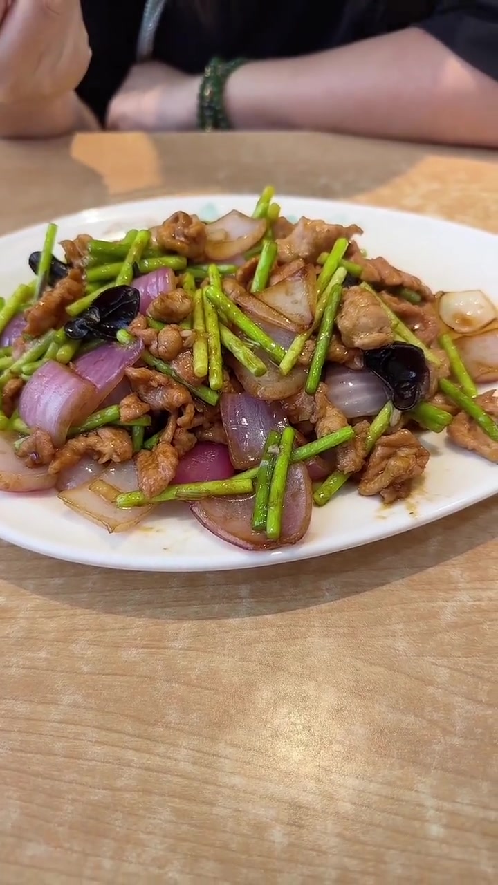 今日改善伙食带小胖子吃肉分享美食体验