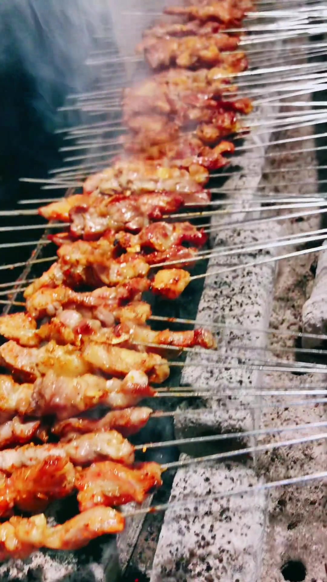 炭好烤串不起火烫烤羊肉筋教程来啦!