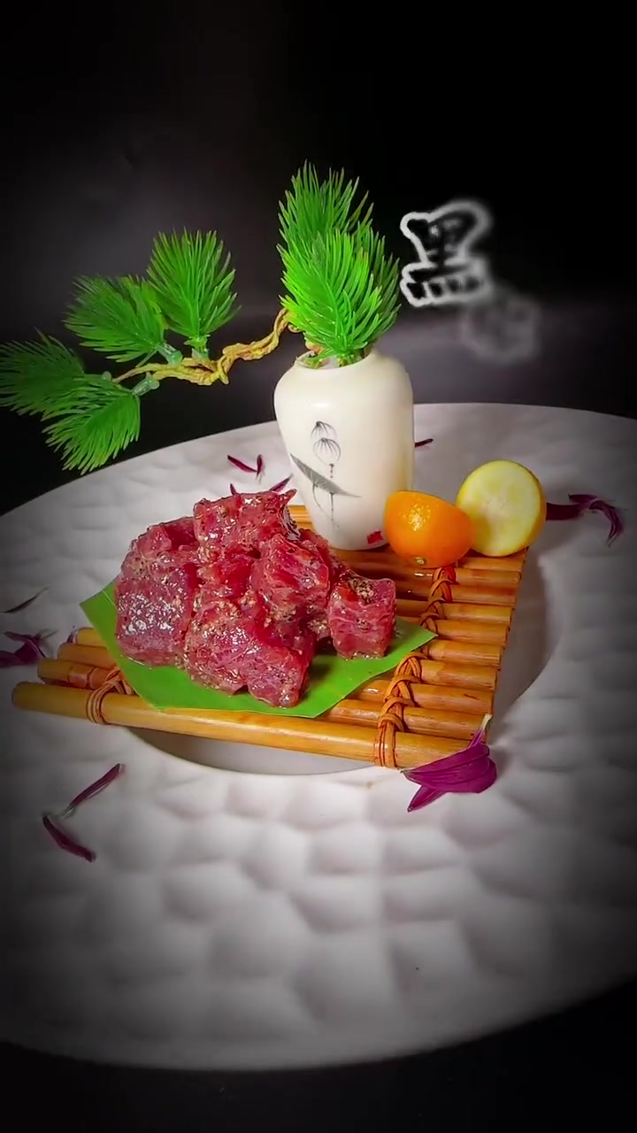 黑椒牛肉粒的创意摆盘