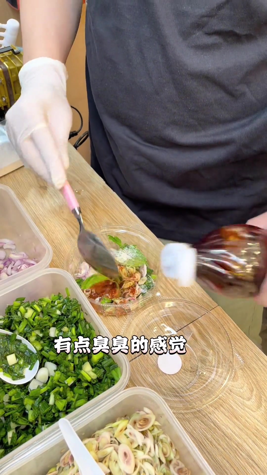 泰国夜市美食:跳跳虾