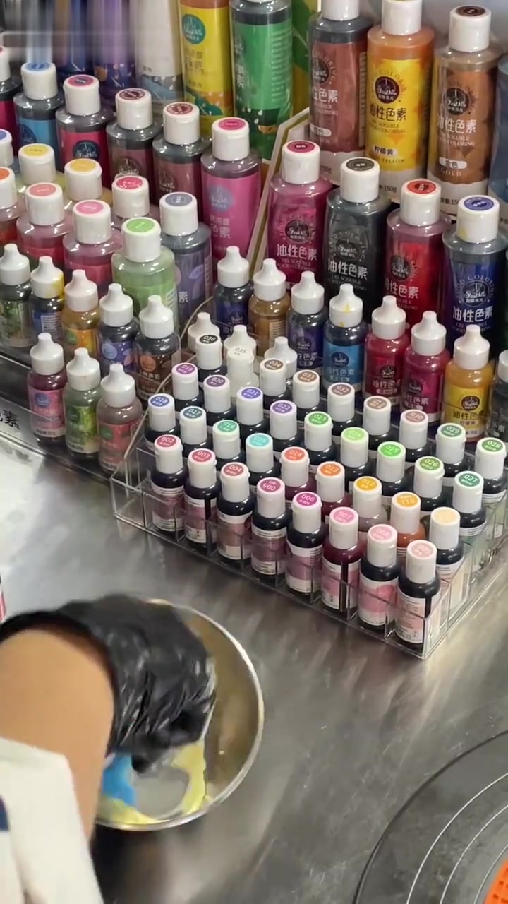 武汉一个人的蛋糕工作室手绘蛋糕制作浅更