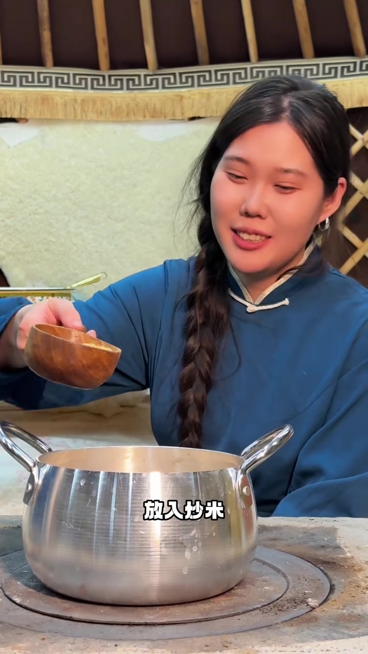 内蒙早餐一桶奶搞定,想尝牛奶做的早餐吗?