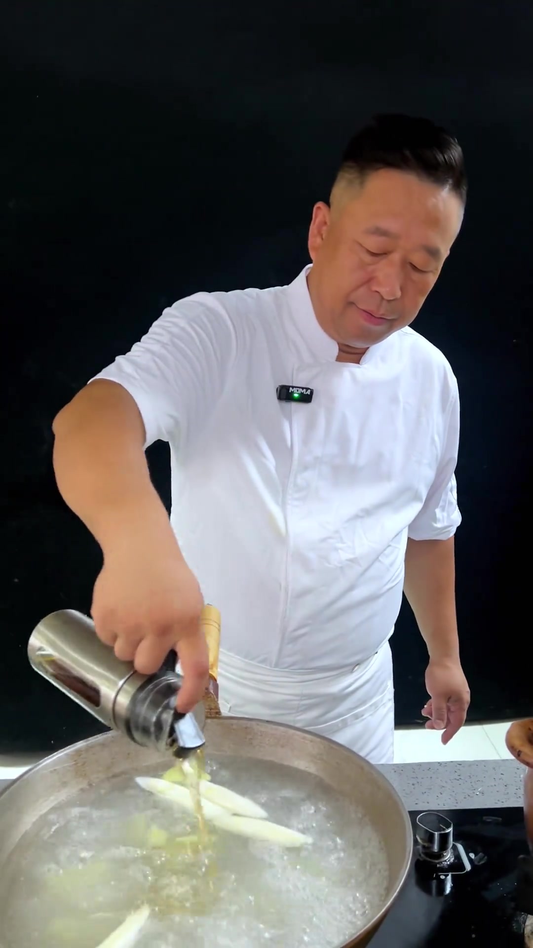 学会做杭帮名菜西湖醋鱼了吗？