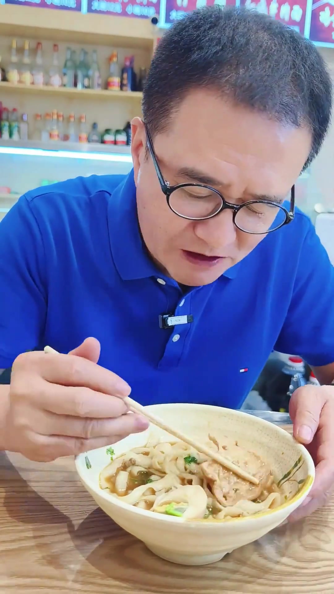 山西本地人带你尝火出圈的刀削面,你那儿多钱一碗?