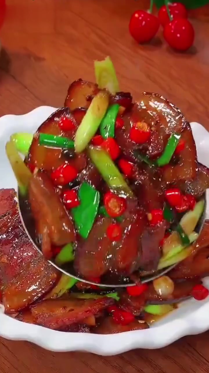 柴火烟熏腊肉,美味可口,赶紧做起来!